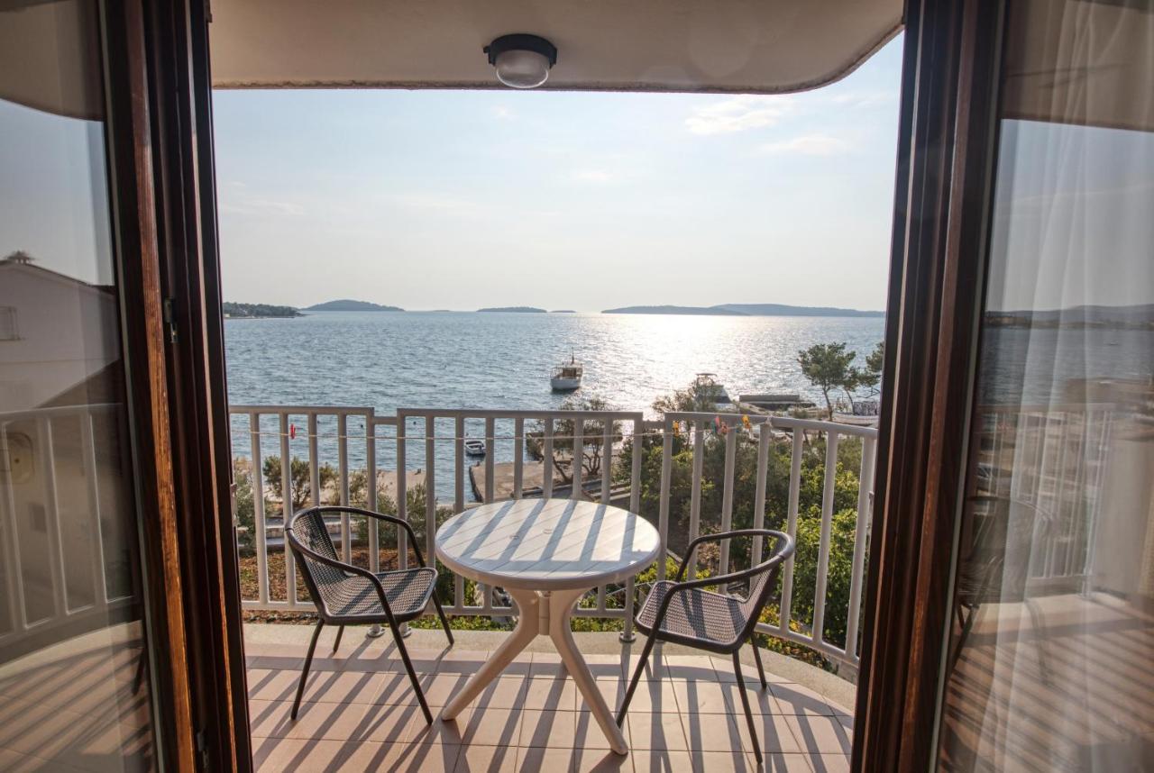 Apartments By The Sea Brodarica, Sibenik - 13615 Extérieur photo